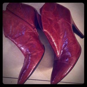 BCBGIRLS CRINKLE REF BOOTIES MADE IN BRAZIL SIZE